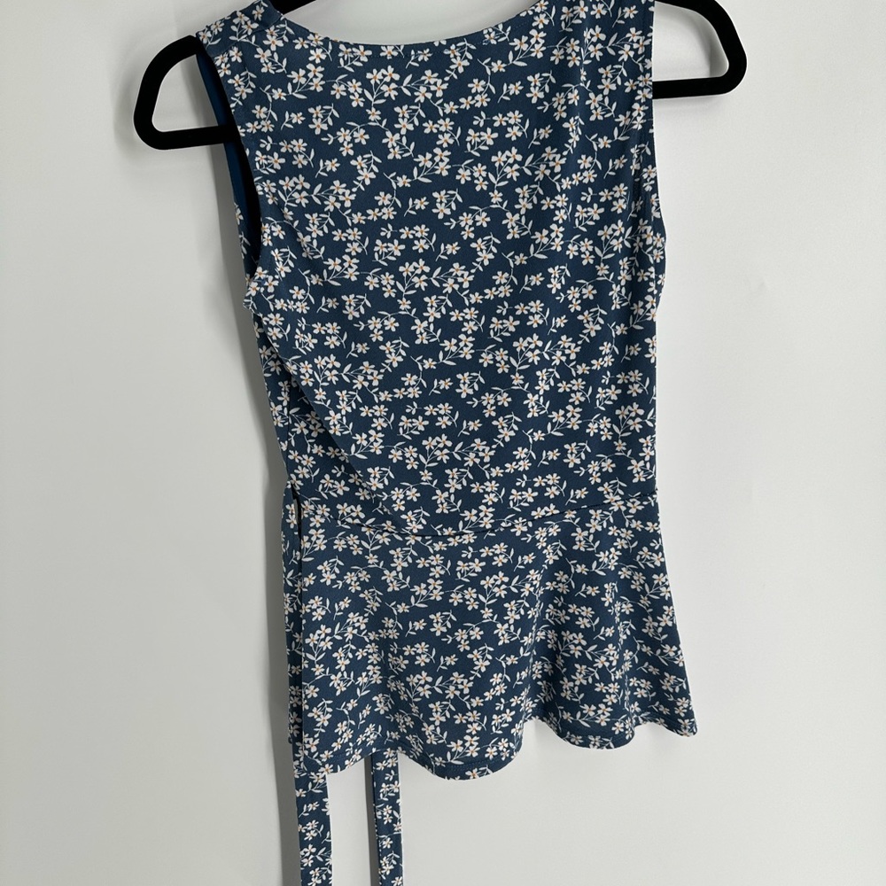 ๐ Gilli blouse - Picture 3 of 4